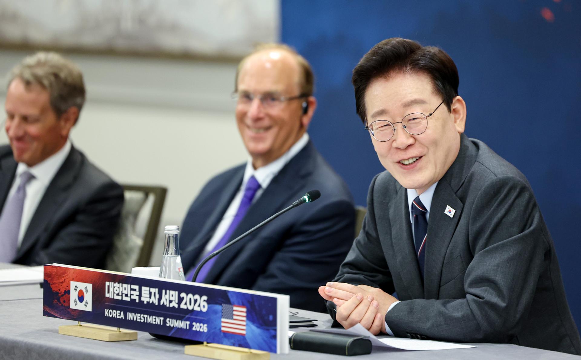 Lee pledges to double chip output in 5 yrs, build AI supply chains free of disruption