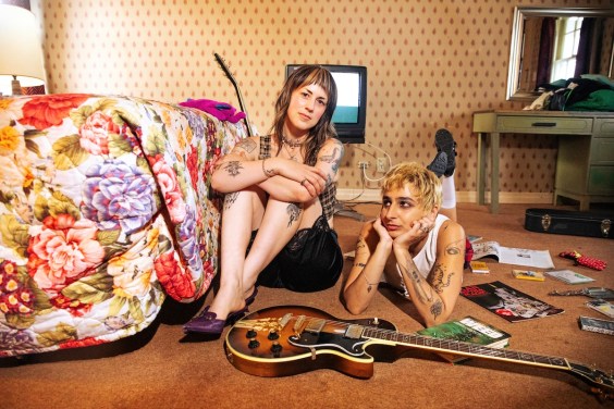 Sour Widows – “Choke Chain”