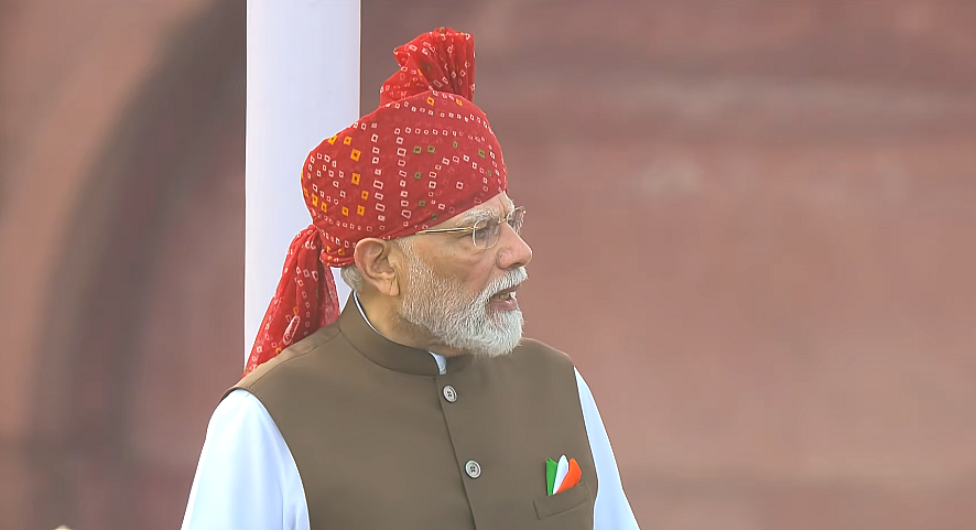 PM Modi Drapes Maroon Bandhani Turban For 80th Independence Day, Honours Gujarat & Rajasthan’s Textile Heritage