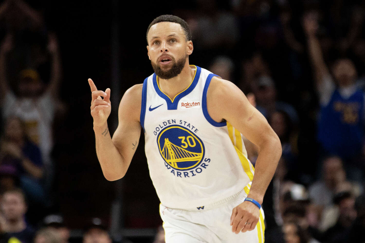 Steph Curry weighs flexibility in Warriors talks, ‘whether I sign for a max or less,' report says