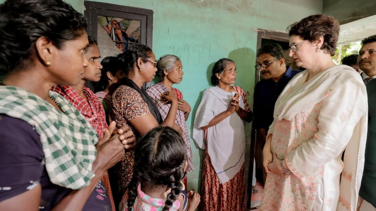 Priyanka Gandhi meets flood victims, workers in Nilambur