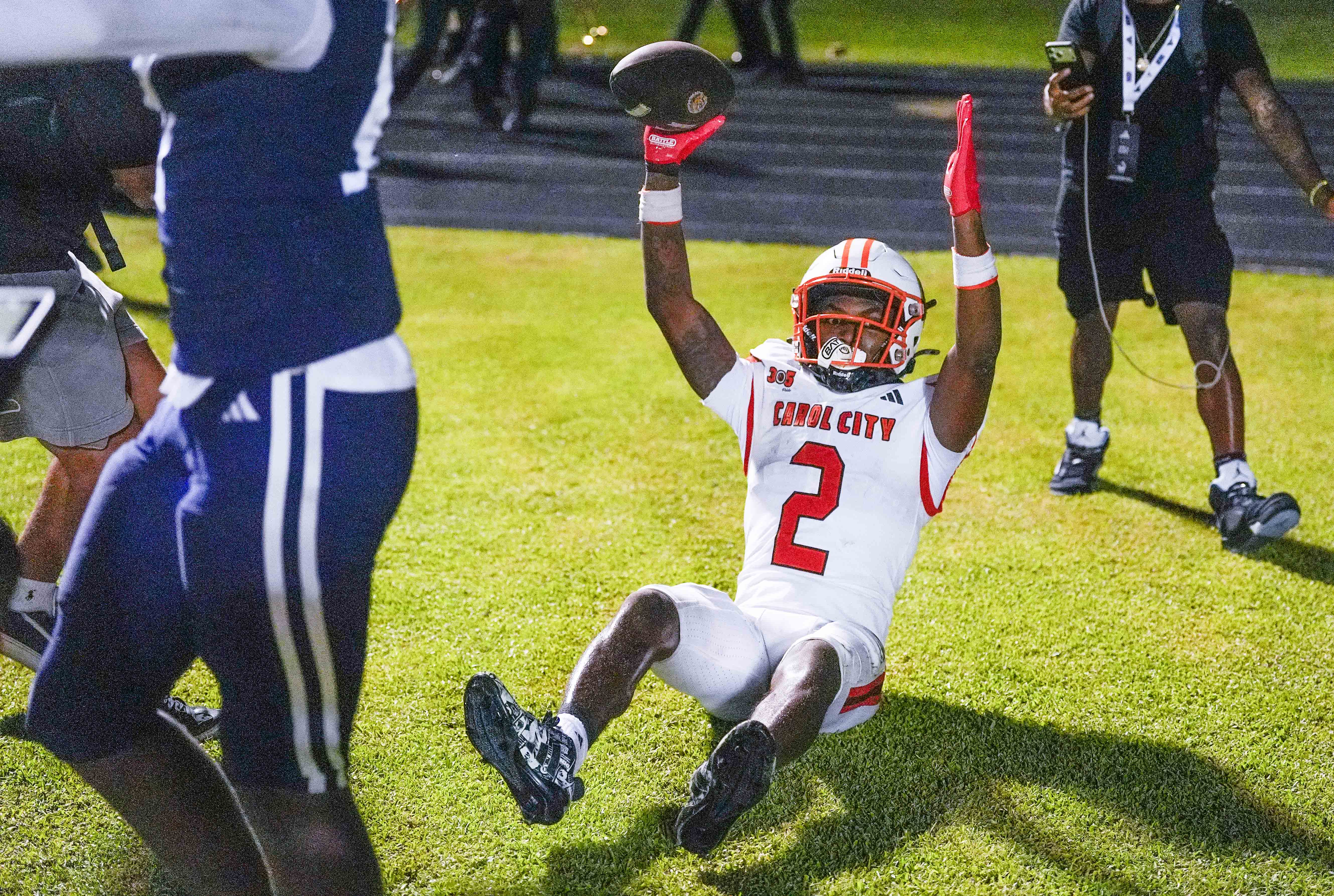 Watch as Miami football commit, 5-star WR Nick Lennear makes wild catch in OT