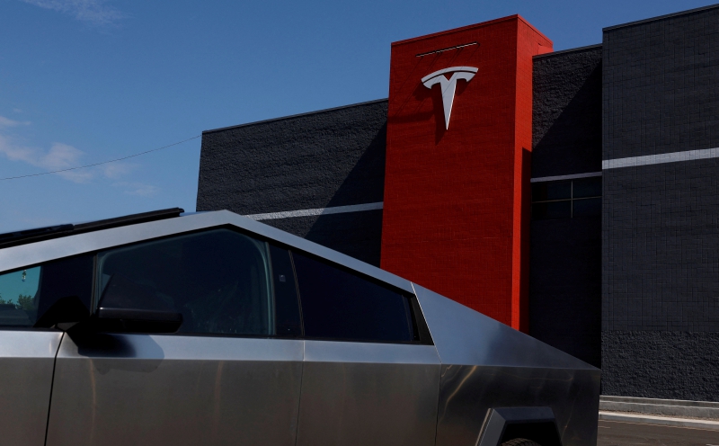 Tesla's supervised self-driving system often misreads speed limits, Belgian safety group finds
