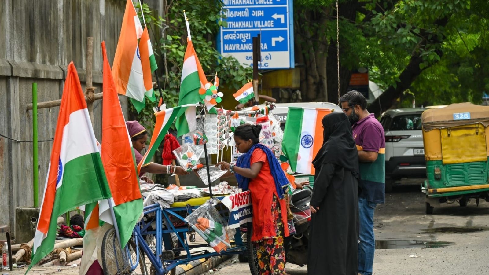 Meet tiranga vendors who wait for I-Day, R-Day and India’s cricket match in Ahmedabad