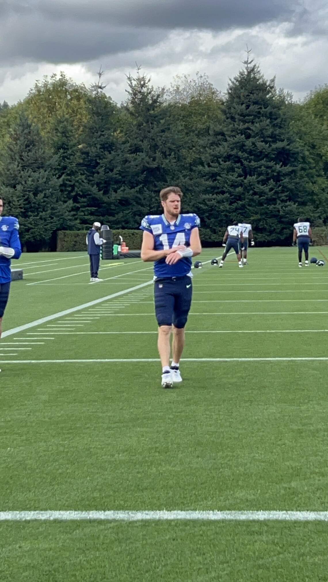 Sam Darnold back to Seahawks practice, Drew Lock also 1s reps; Emmanwori full go