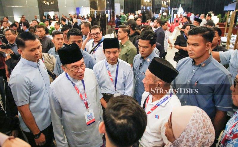 Anwar denies rift with Zahid, says ties remain good