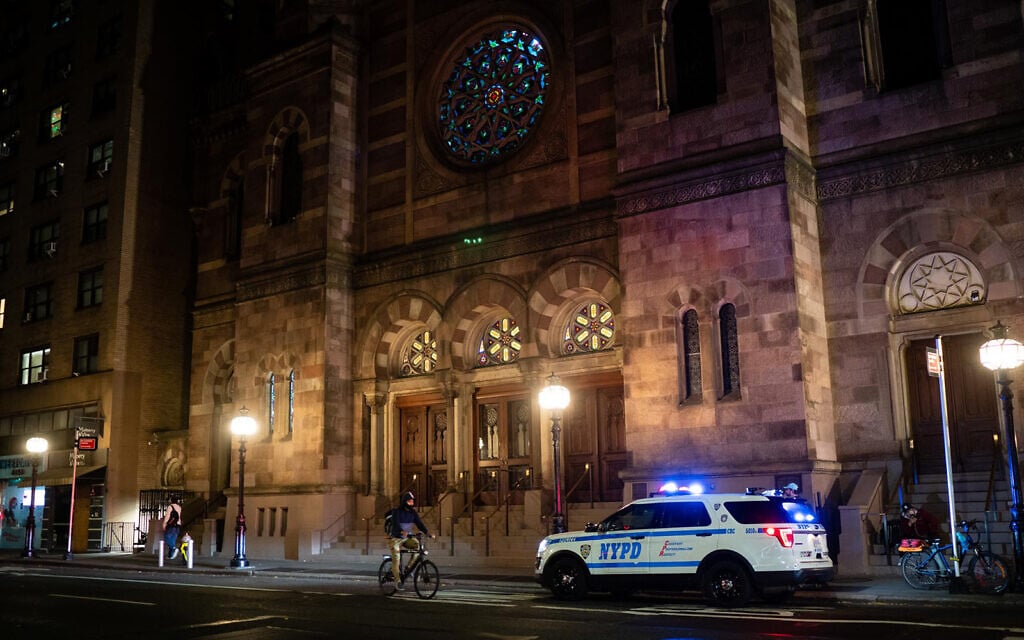 Assailant disrupts Shabbat service at NYC synagogue, attacks congregant — NYPD