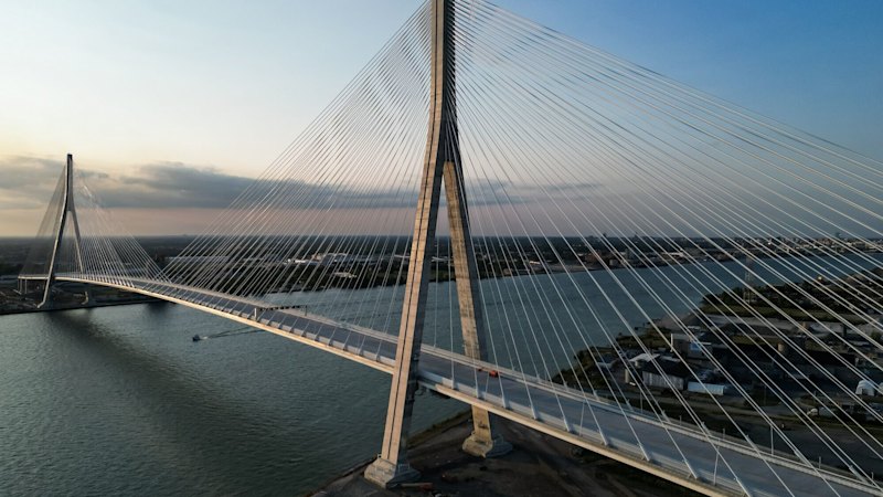The beautiful new bridge that became a symbol of the US-Canada divide