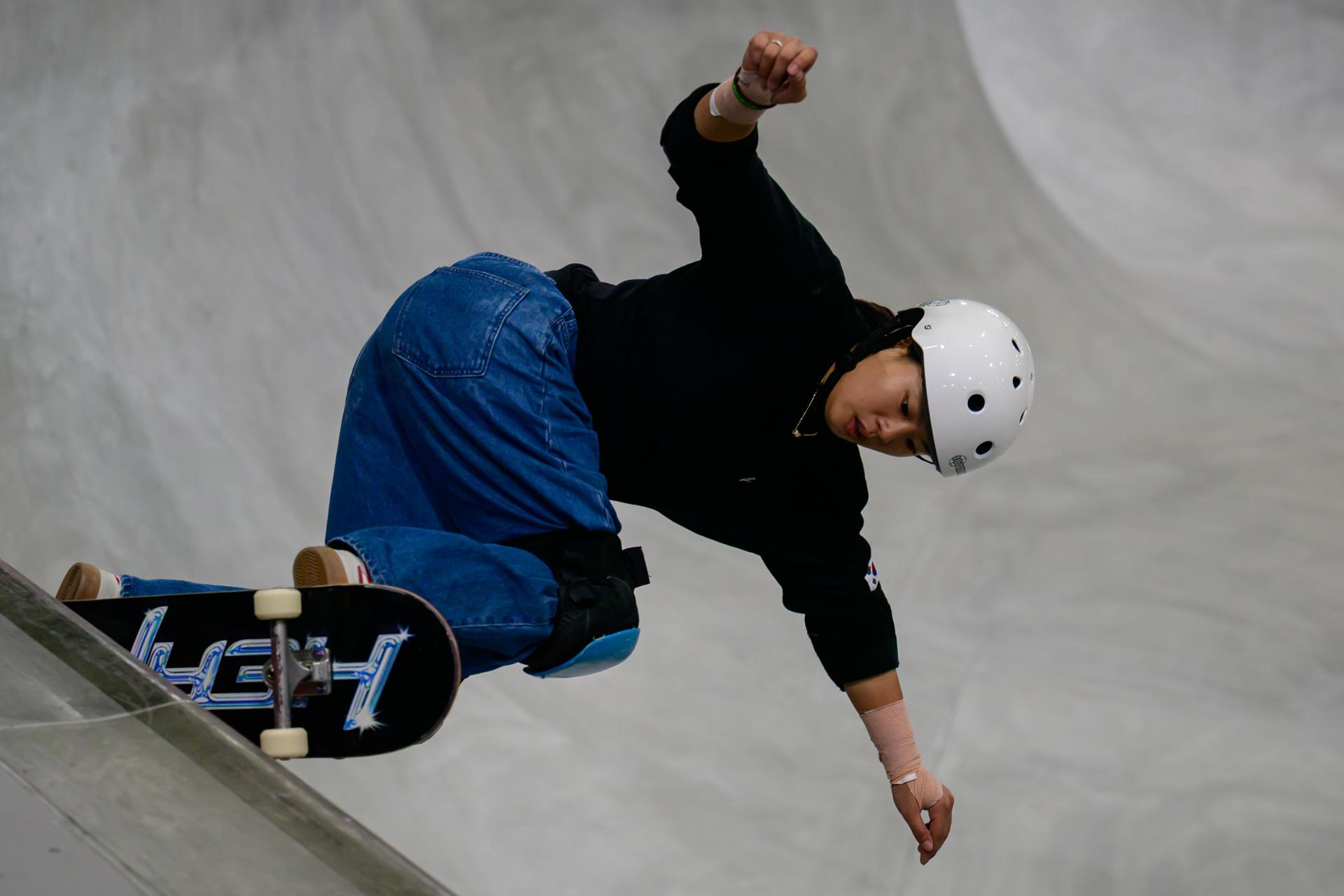 [PHOTOS] Skaters compete in women's park preliminaries