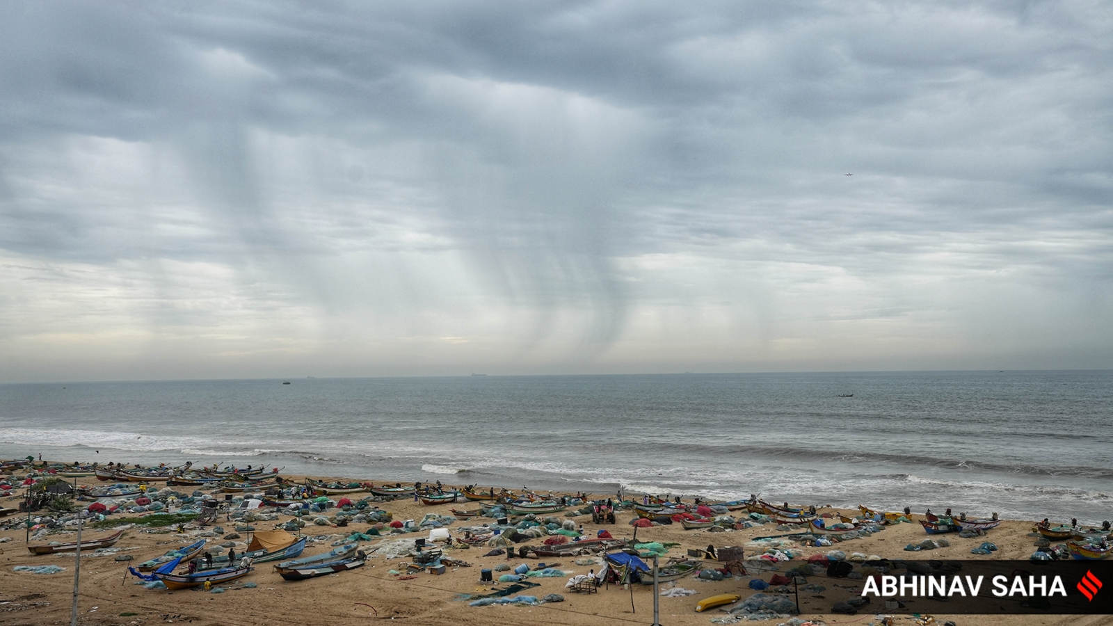 Heavy rain, storms in Andhra and Odisha, trigger warning, sea bathing banned