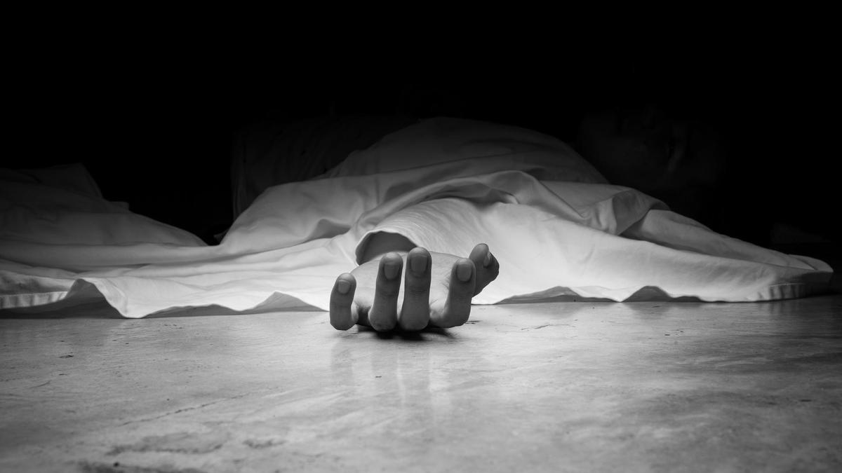 Mother, daughter electrocuted by live wire loosened in rain at Nathavaram in Andhra’s Anakapalli district
