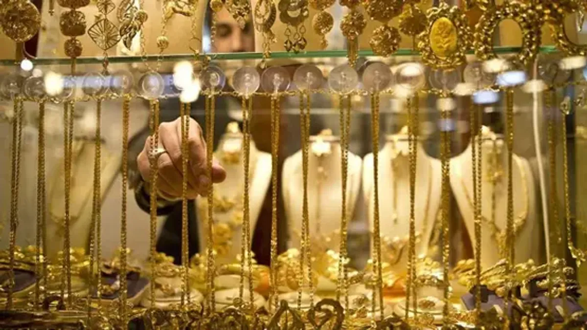 Gold prices in Saudi Arabia fall across all carats on Thursday