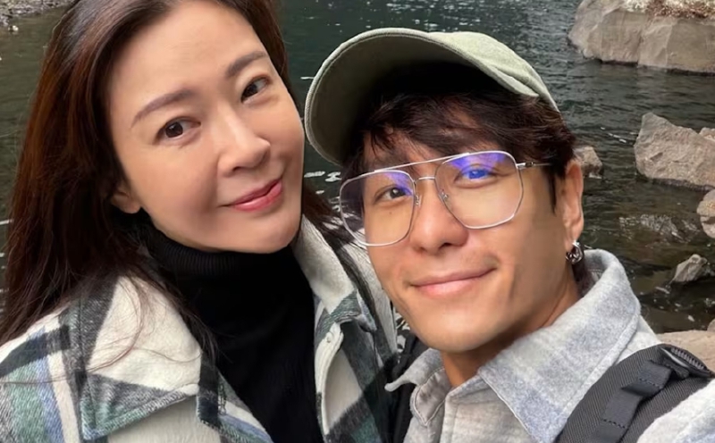 #SHOWBIZ: Actress Jesseca Liu tends to bedridden husband Jeremy Chan after severe back injury