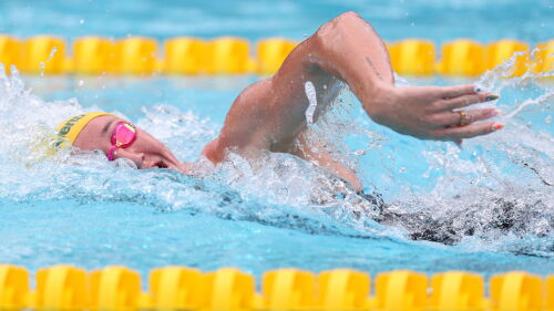 U.S. upends Australia in 4x100m freestyle relay; Kate Douglass nearly breaks world record