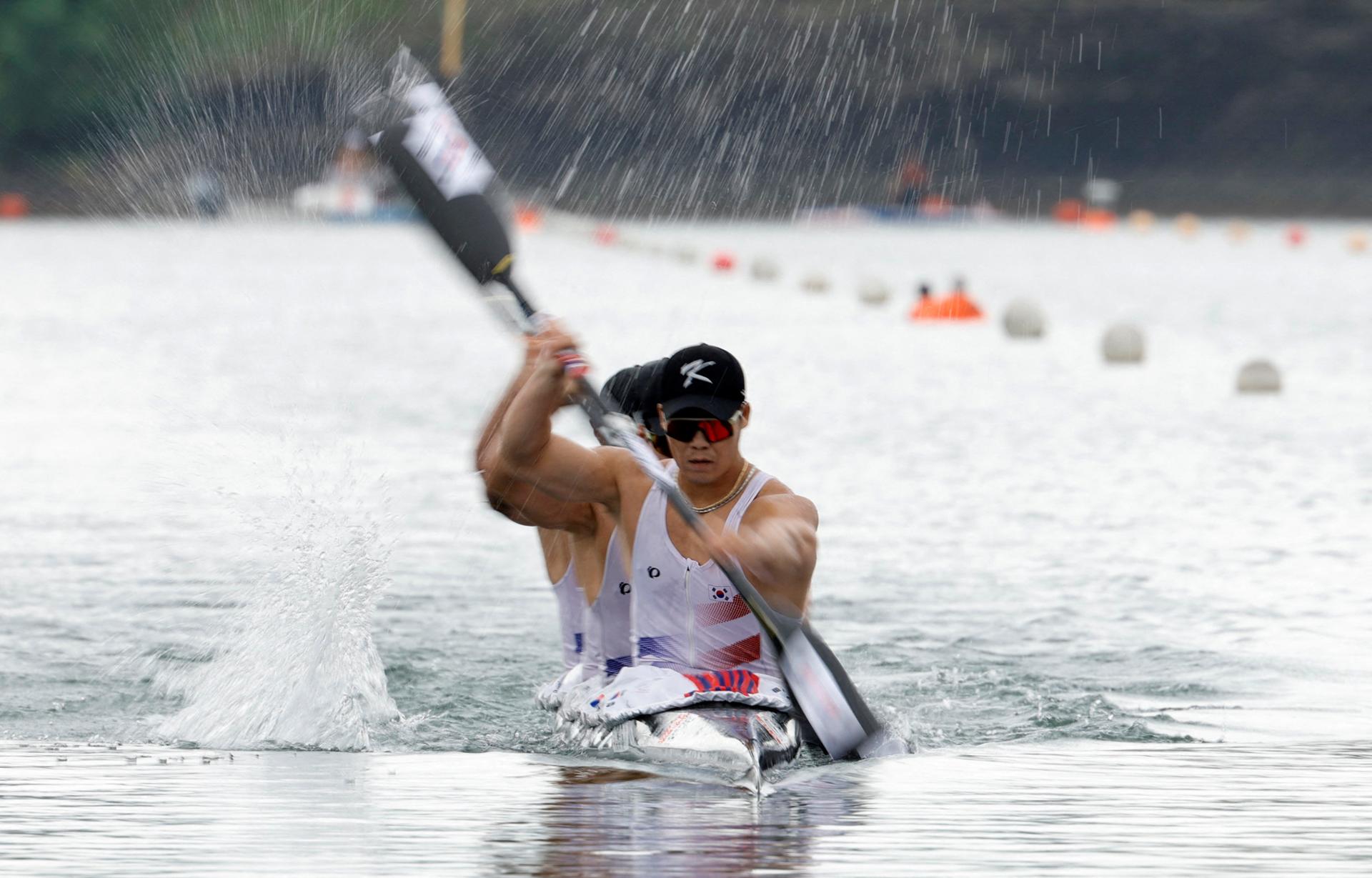 S. Korea wins gold in men's kayak four-person 500m racing at Asian Games