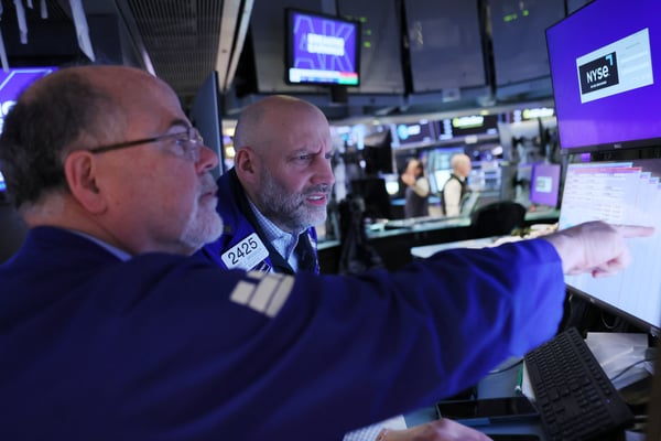 Futures fall as 30-year yield hits 2004 high, rate-hike odds surge