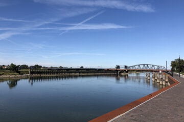 Ships on IJssel restricted to one-way traffic as drought lingers