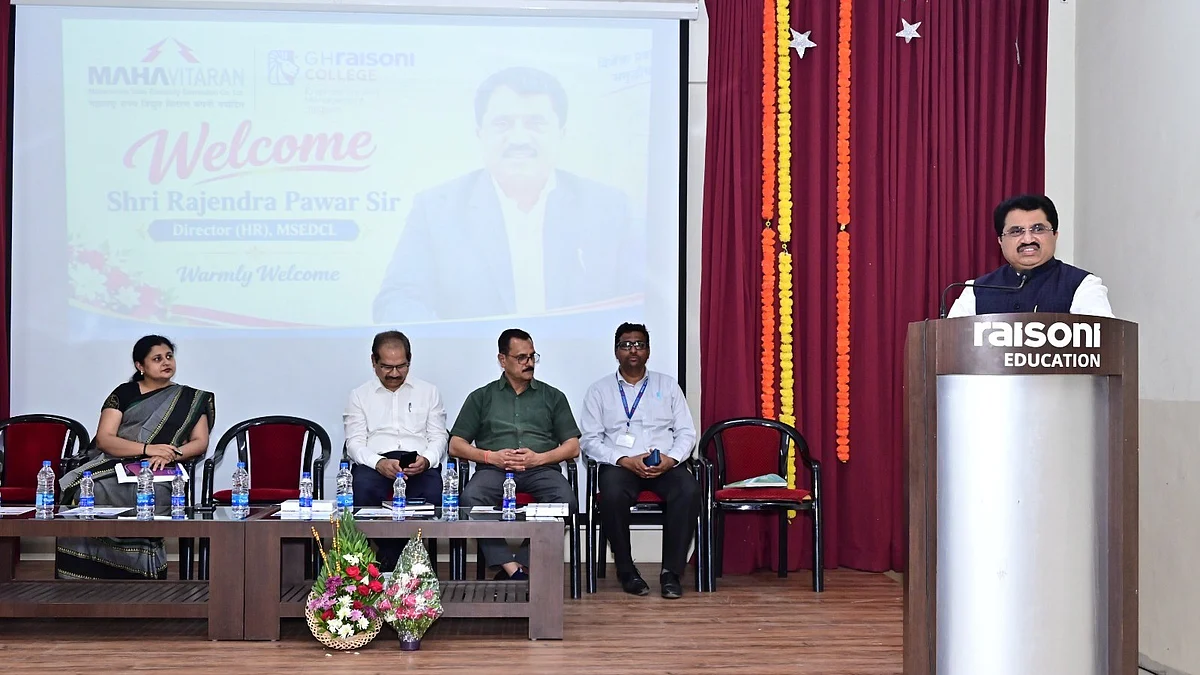 Jalgaon: Mahavitaran Director Rajendra Pawar Urges Students To Become ‘Safety Ambassadors’