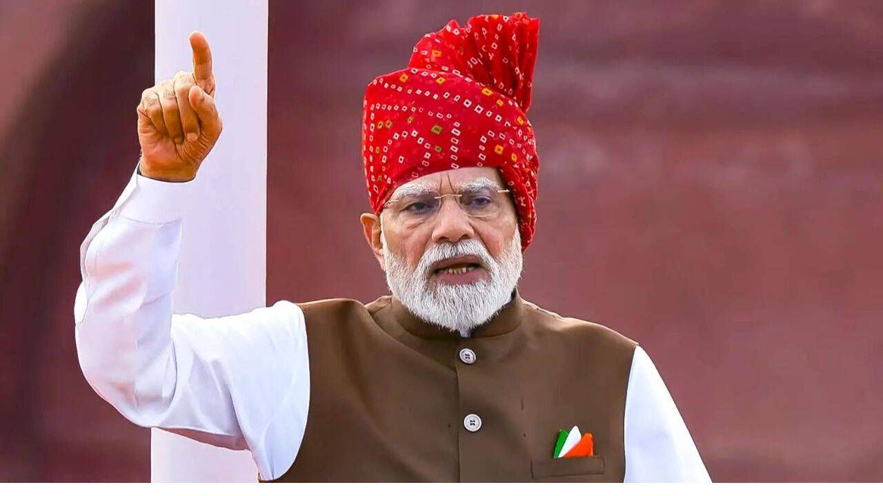 'Swiftly ensure 33% reservation for women': PM Modi to political parties on I-Day