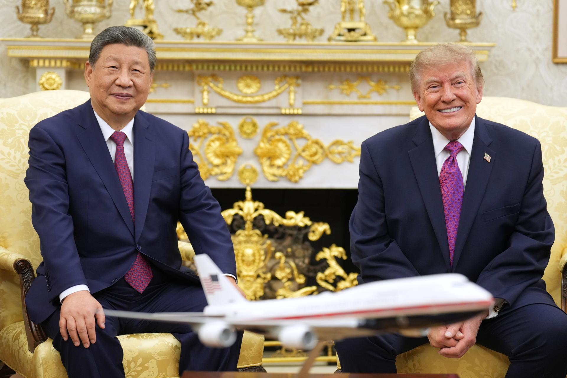 Trump hails 'truly great friendship' with Xi as Chinese leader begins state visit