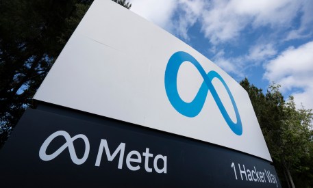 Meta Readies Pocket-Sized AI Device for December Launch