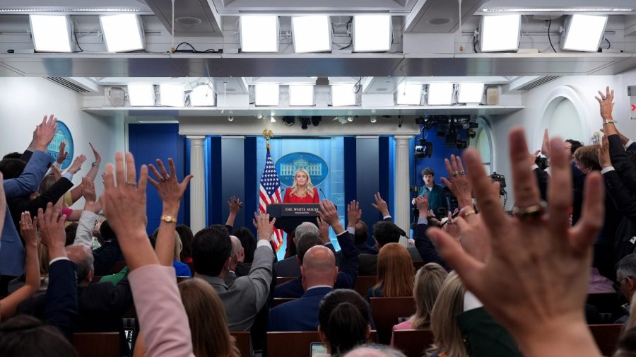 Journalists for CNN, MS Now allowed back in White House following Trump ban