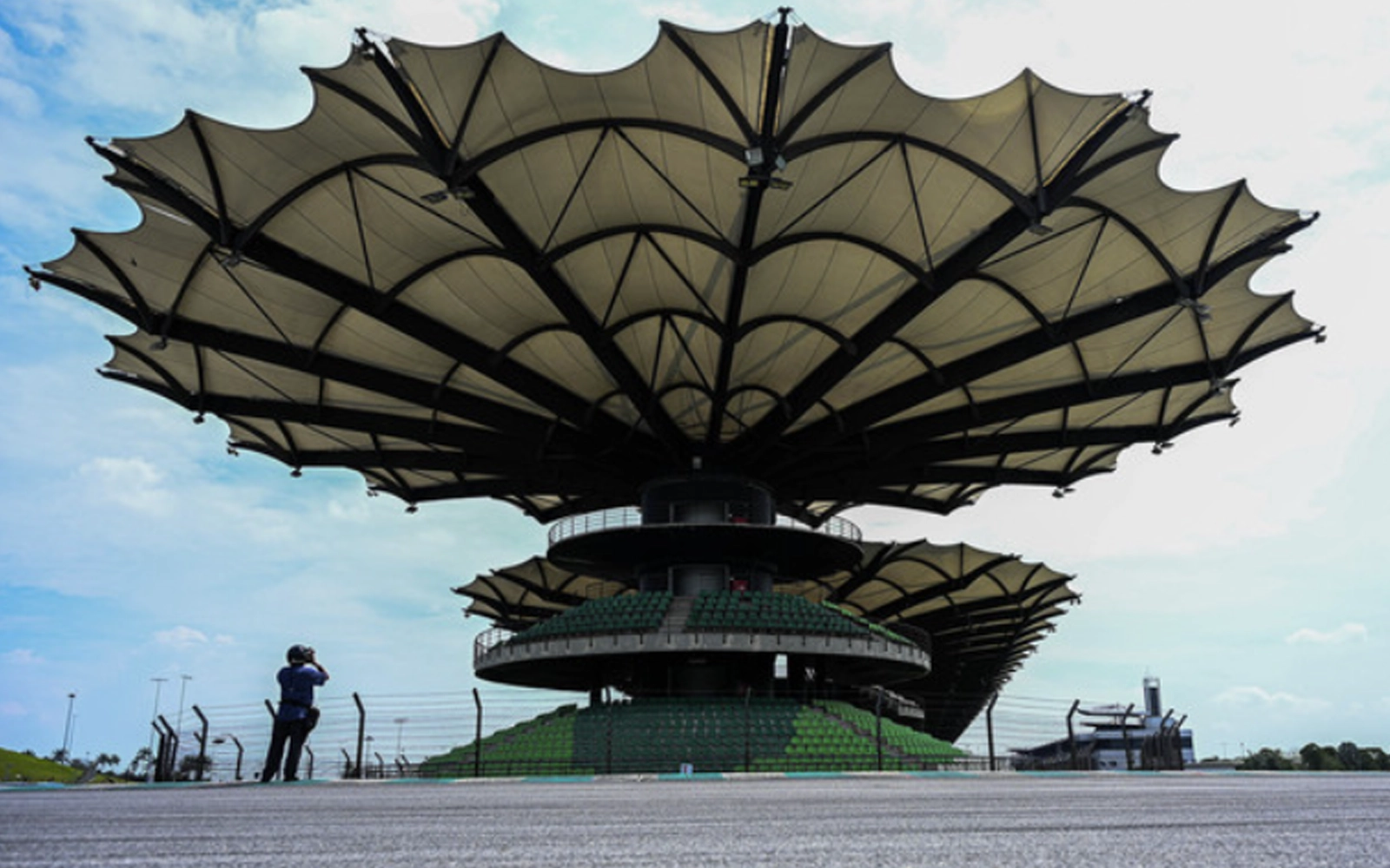 PM harap tiket Madani serendah RM200 beri peluang rakyat tonton F1 di Sepang