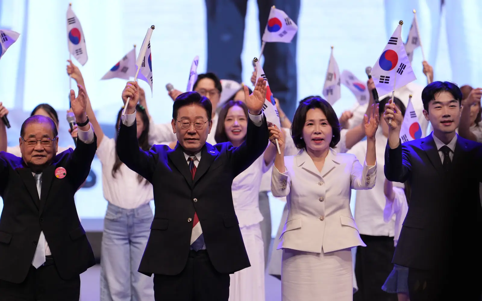South Korean president proposes talks with North to formally end Korean War