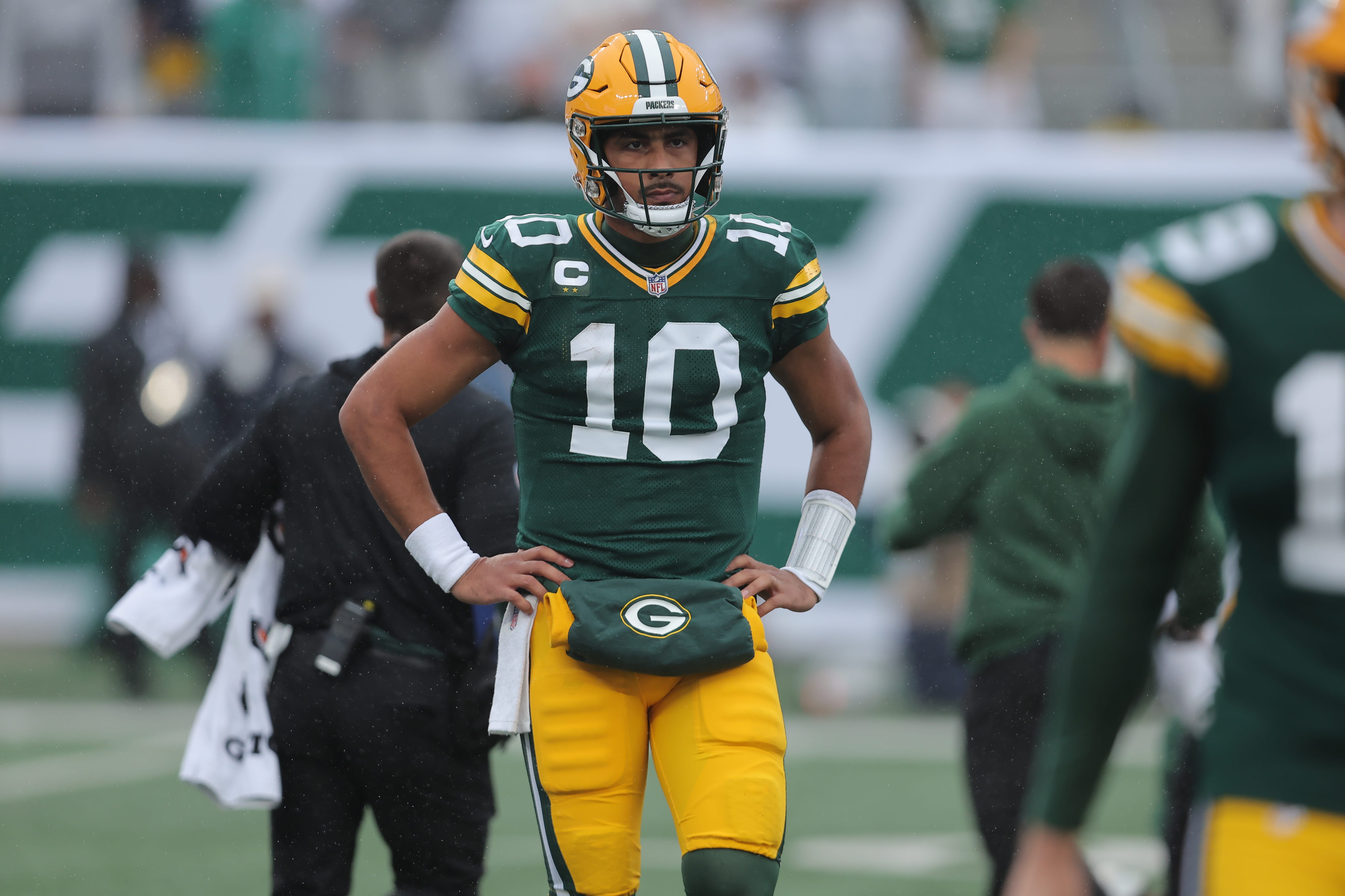 Who's playing Thursday Night Football tonight? Time for Falcons vs Packers