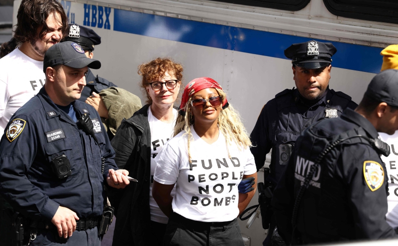 Police arrest actors, politicians protesting against Netanyahu outside UN