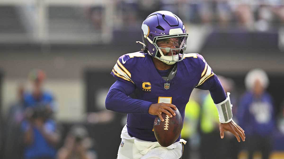 Vikings' Kyler Murray gushes about Oklahoma teammate Baker Mayfield before reuniting at Buccaneers game