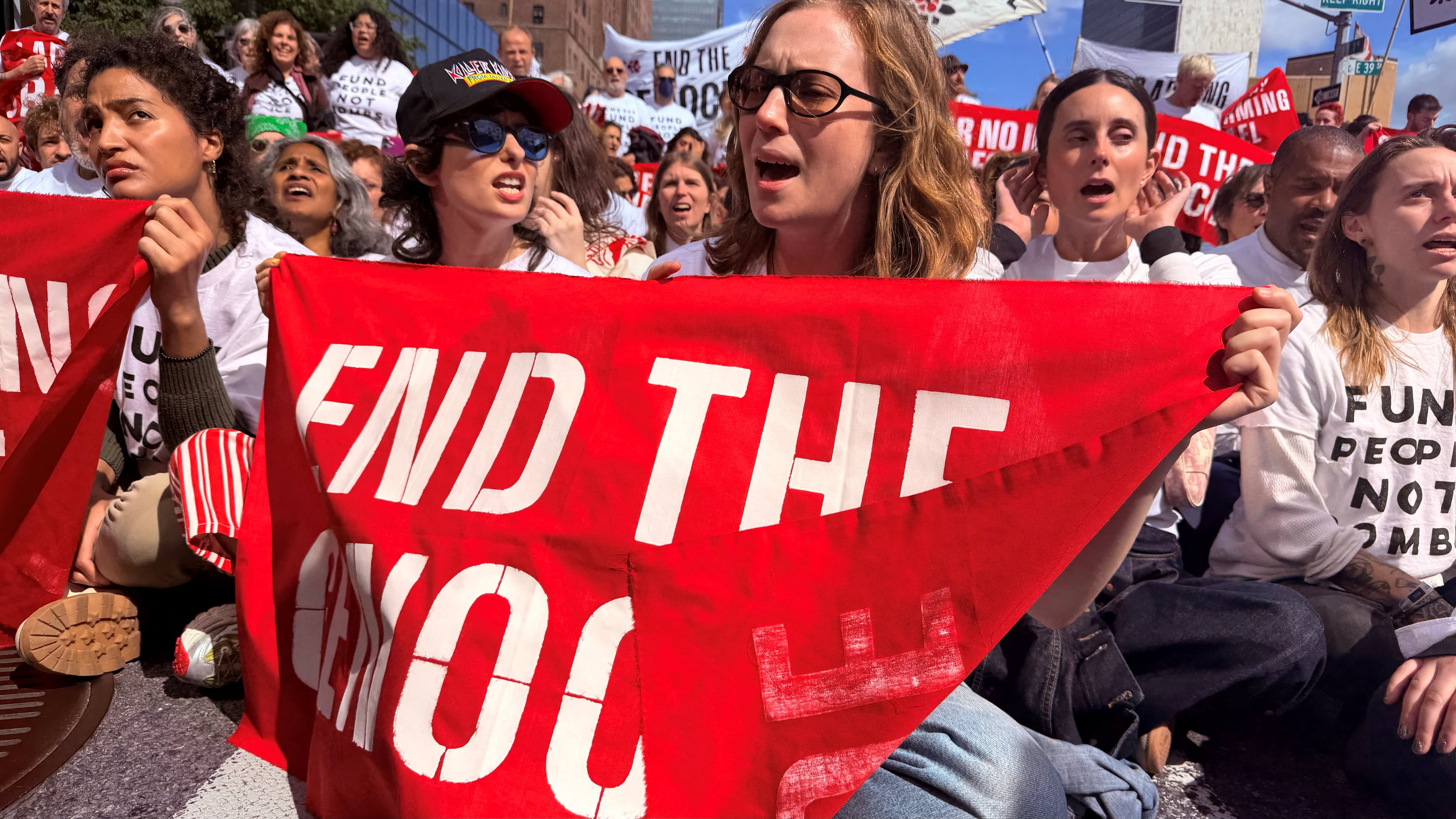 Hannah Einbinder and Susan Sarandon detained at pro-Palestine protest during Netanyahu's New York visit