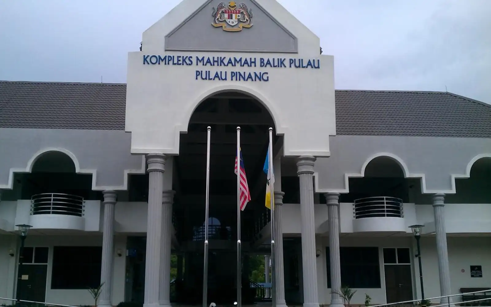 Curi cip RM2 juta, 2 pekerja kedai barangan lusuh direman 7 hari