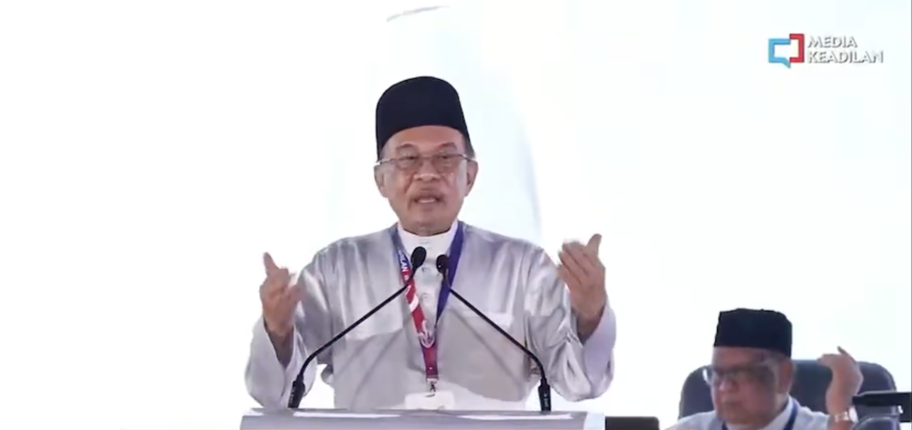 Anwar announces repeal of Universities and University Colleges Act, after students push for greater freedom