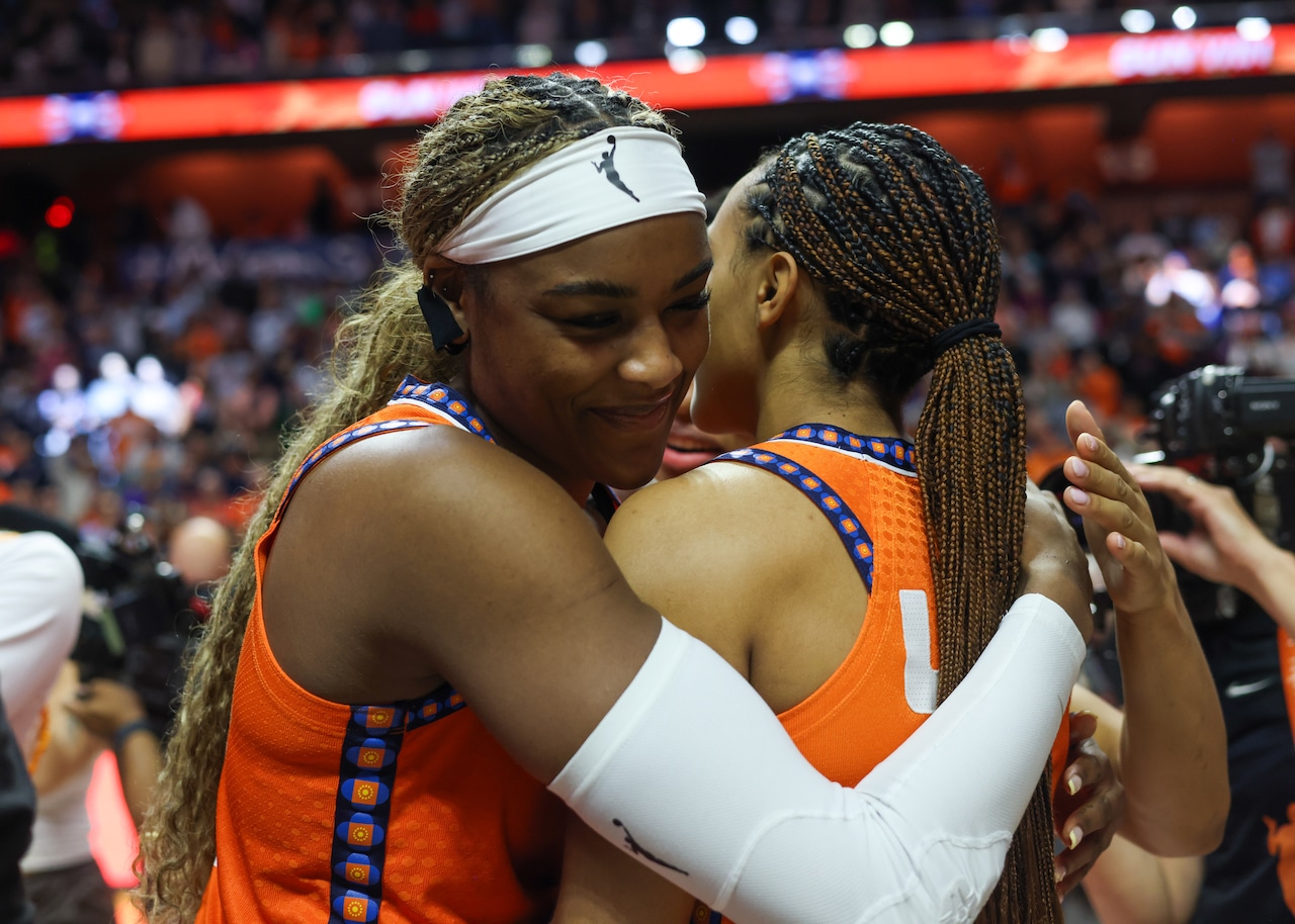 Connecticut Sun wins its final game in front of sold-out crowd on emotional night