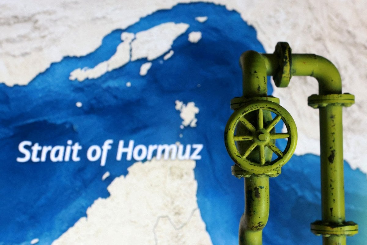Oil dips after sharp gains as U.S., Iran reportedly explore Hormuz deal