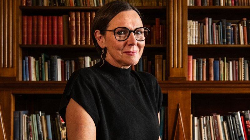 New York Times bestseller confesses: I can’t write a simple love story