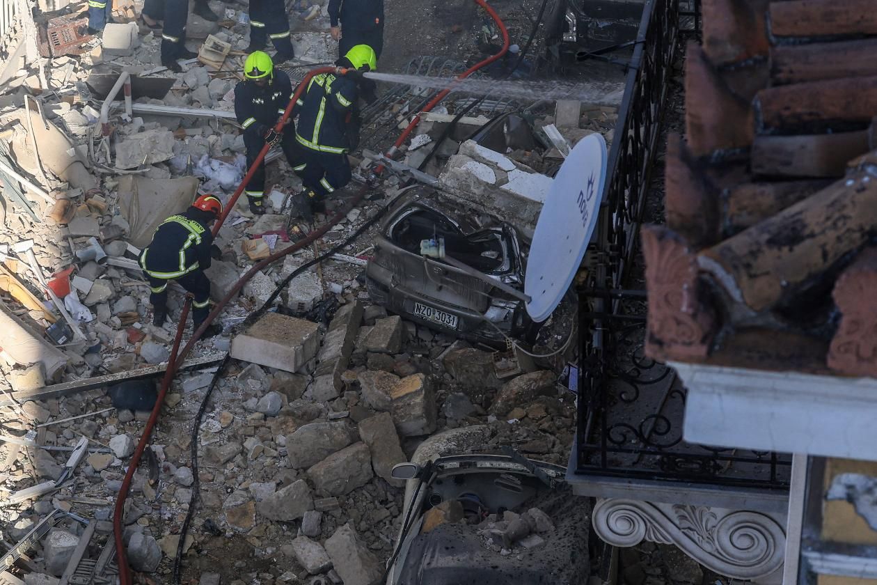 Explosion near Greece's Acropolis injures at least 2 people, collapses 1 building