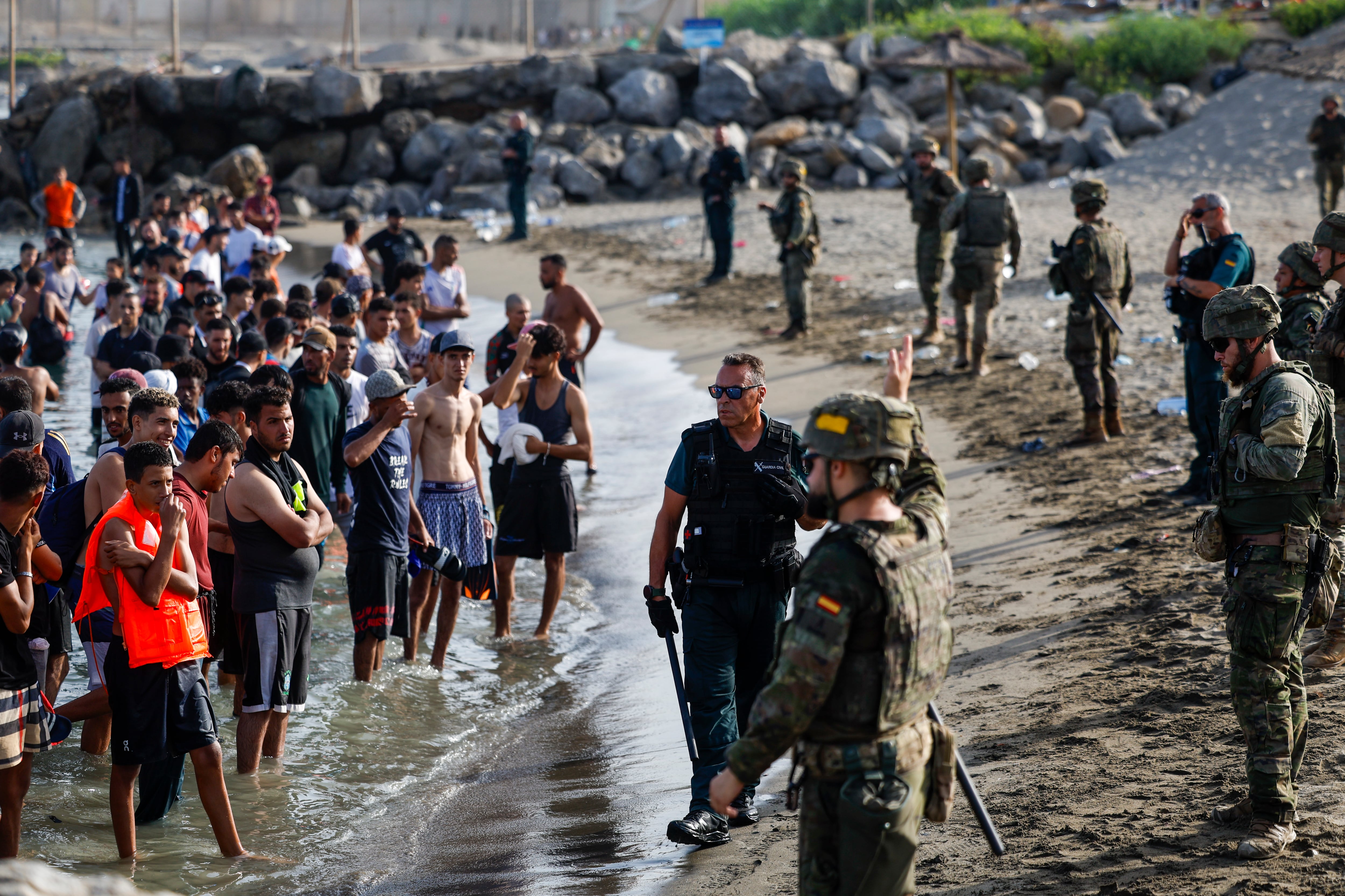 Sudden dismissal from a National Security position for reporting on the entry of 49,000 immigrants into Ceuta
