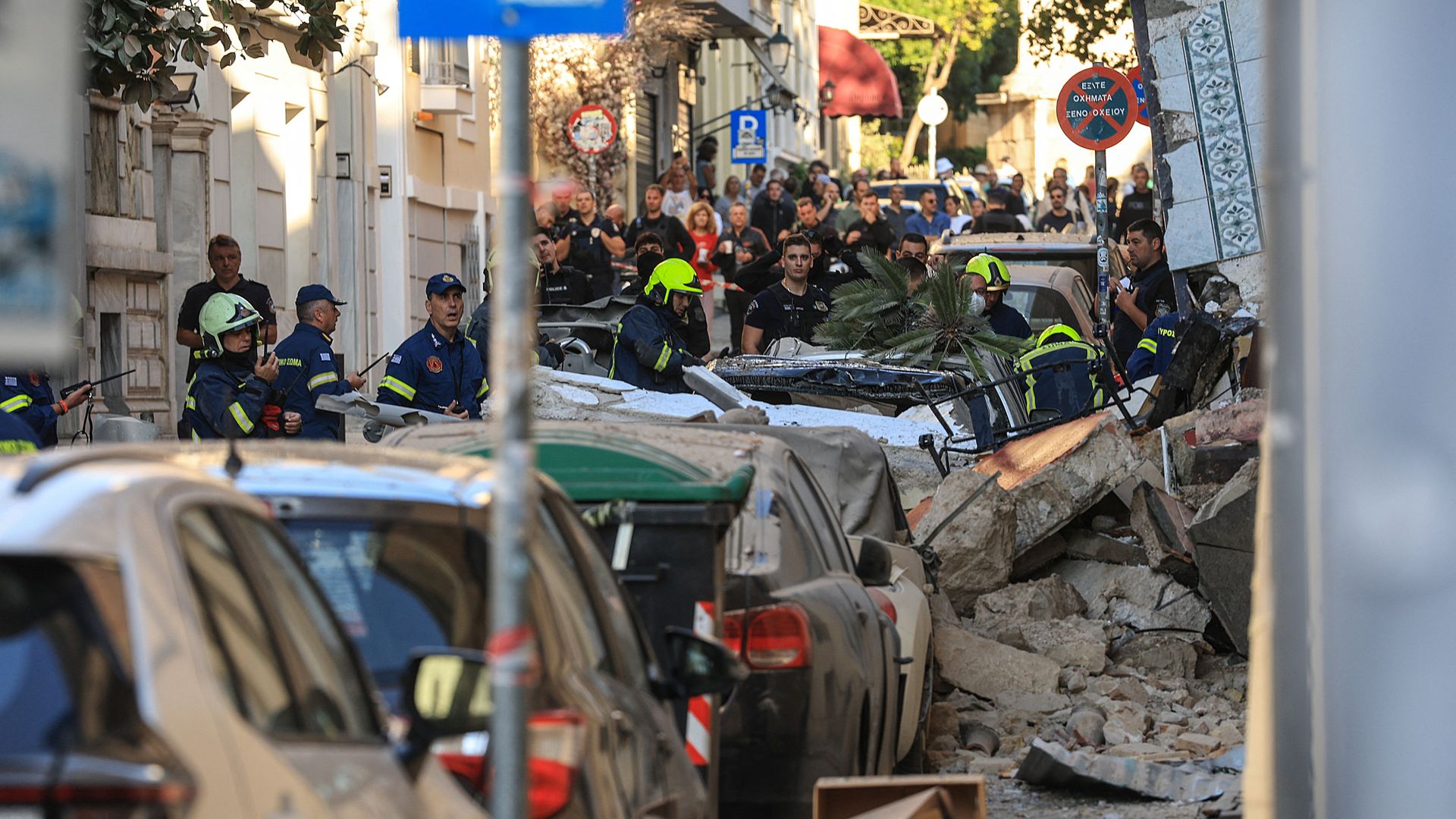 Powerful explosion in Athens destroys building near Acropolis