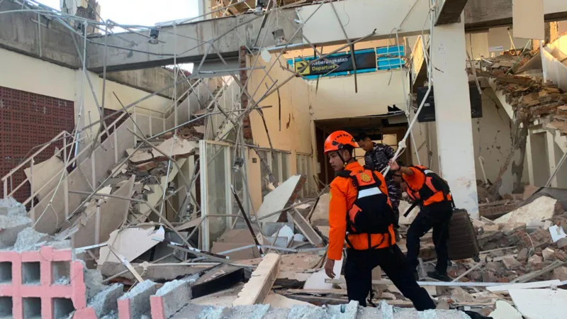At least 14 dead after 7.7-magnitude earthquake strikes Indonesia