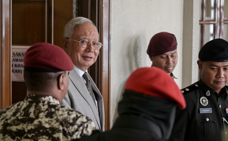 Malaysian Bar to challenge Najib's house arrest pardon