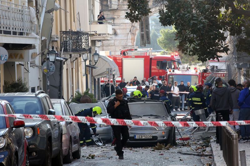 Explosion fells building in heart of touristic Athens, three injured