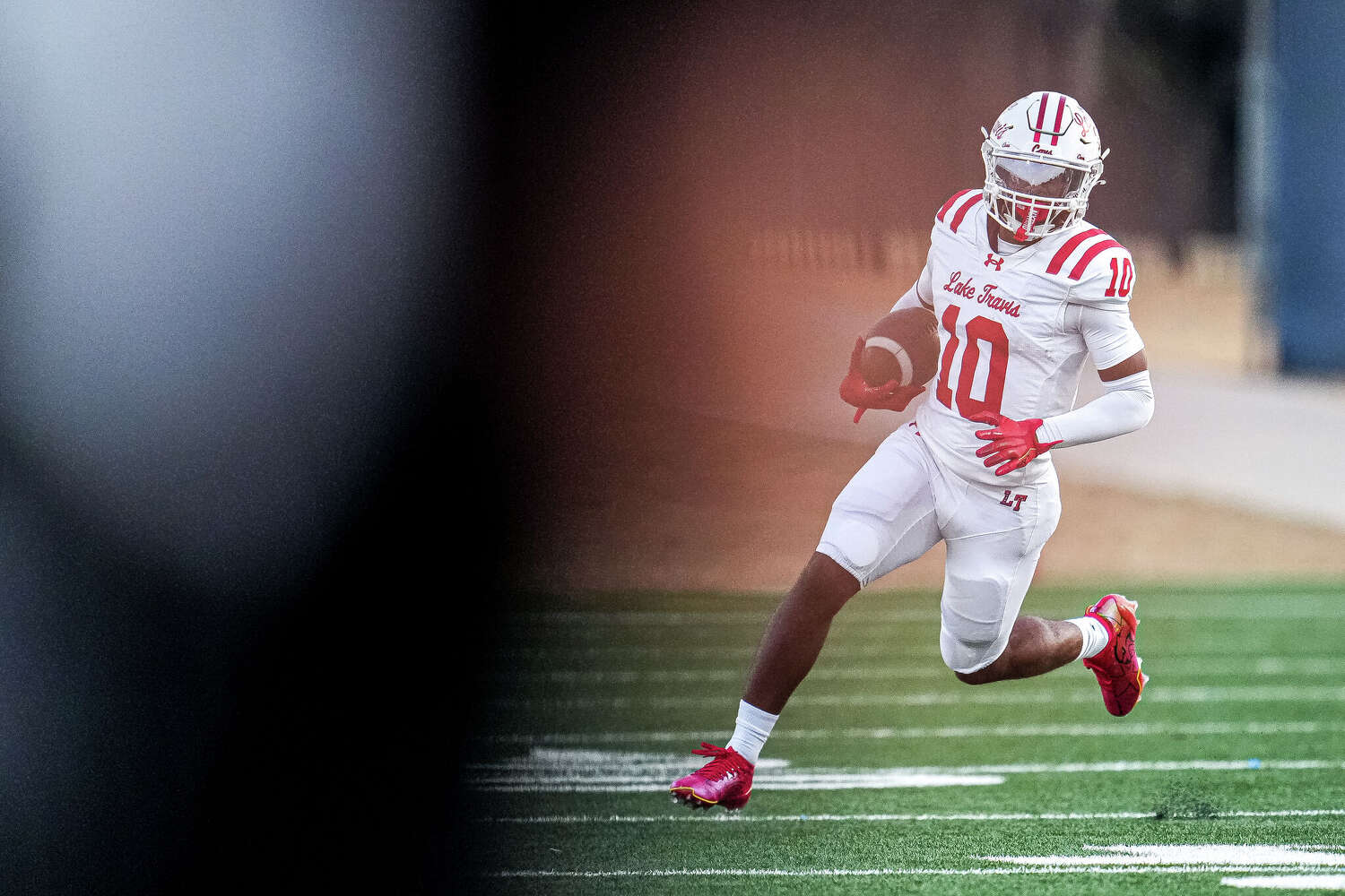 'He's critical': How one senior tight end is elevating Lake Travis football