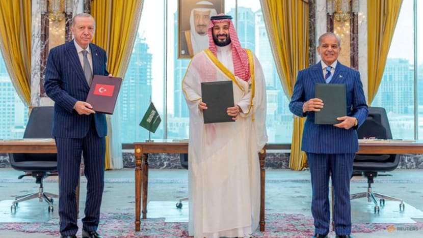 Allies unite behind Saudi Arabia as more Iranian flights restricted