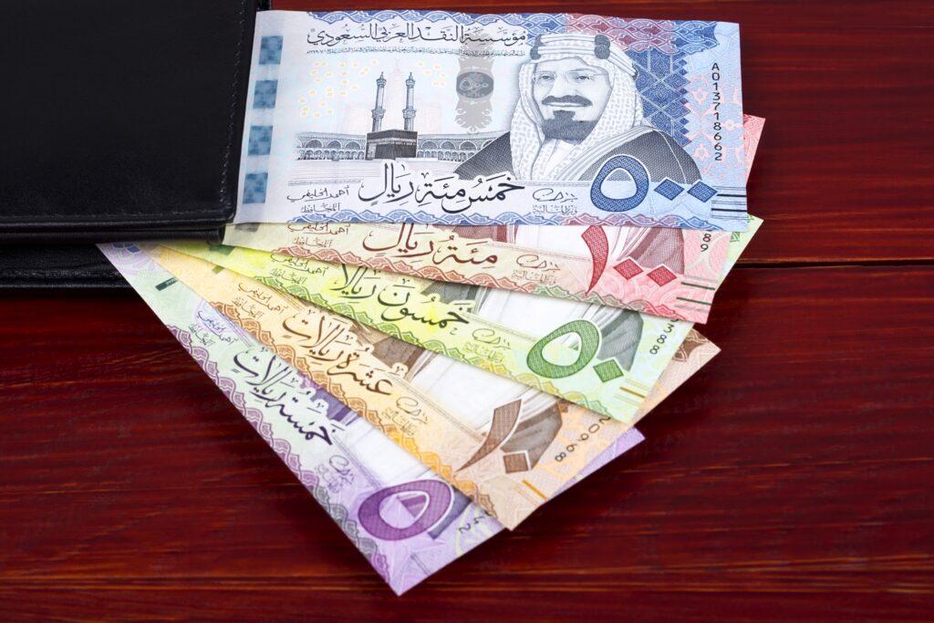 Saudi riyal holds steady against Arab currencies on Saturday