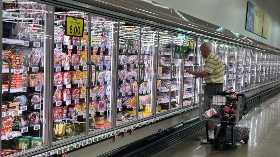 Consumer confidence dips in September amid inflation concerns