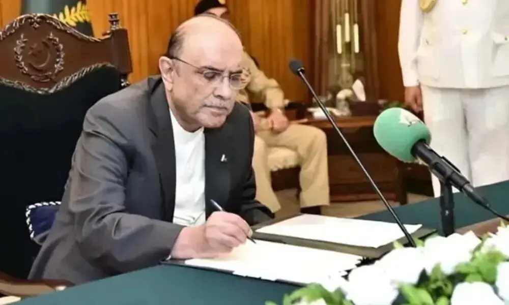 President approves military awards for armed forces personnel