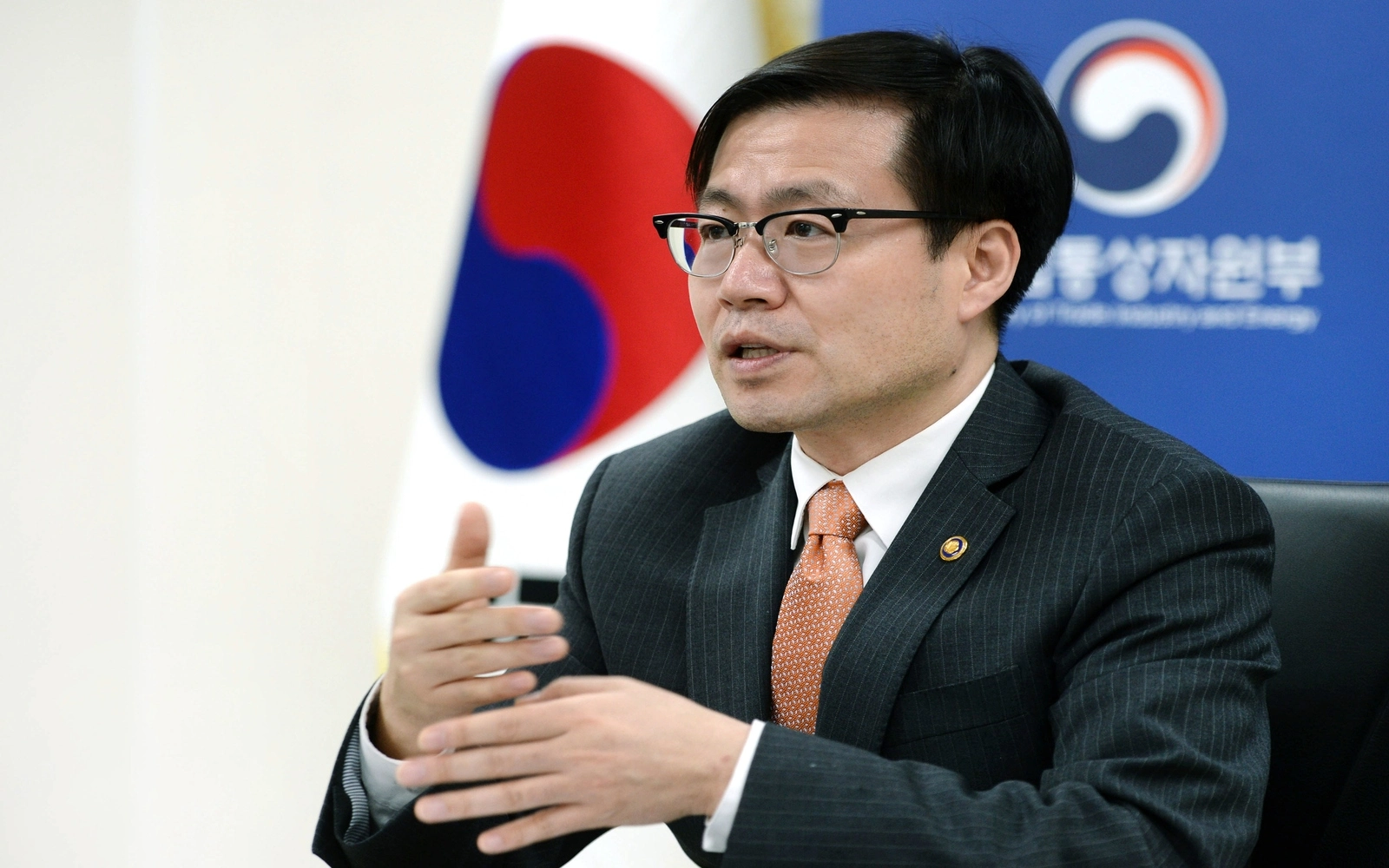 South Korea dismisses chief trade envoy who handled US negotiations