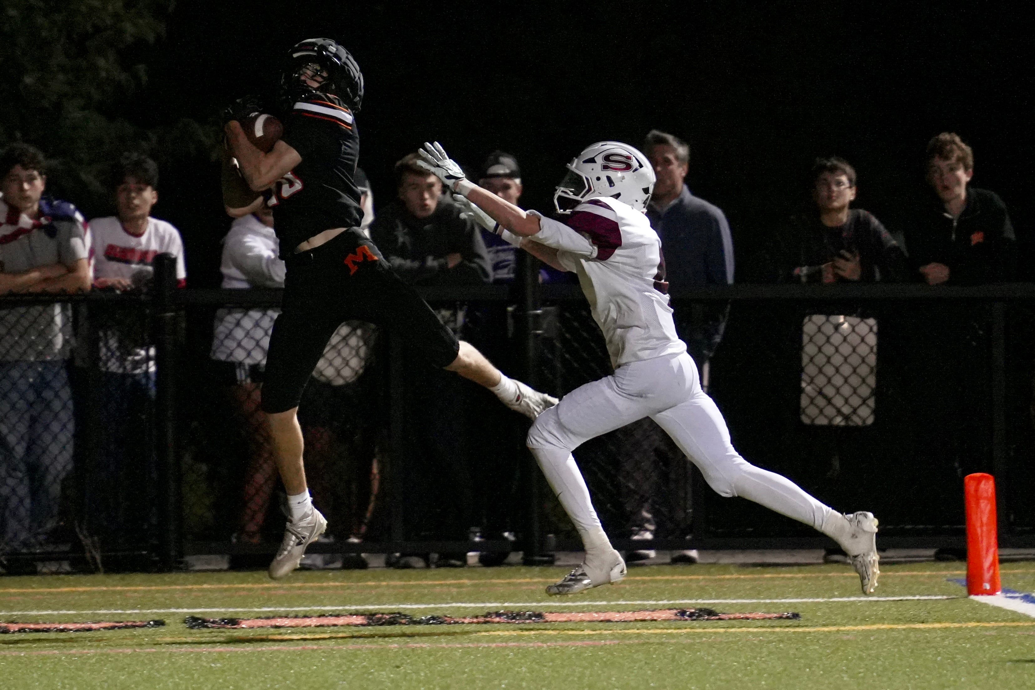Fitzgerald's late touchdown pass lifts Mamaroneck past rival Scarsdale